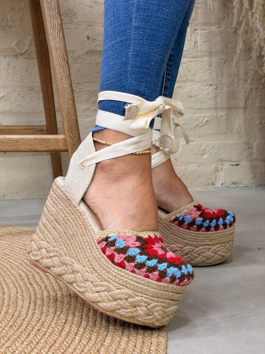 Bahía Crochet Wedge