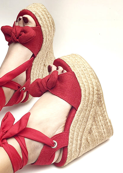 Red Bowknot Jute Platform