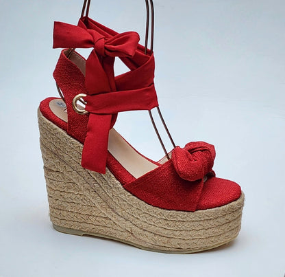 Red Bowknot Jute Platform